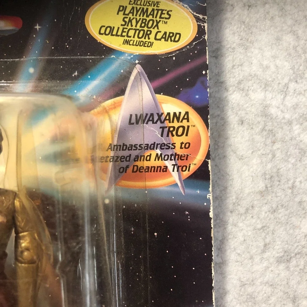 Playmates Star Trek the Next Generation Lwaxana Troi w/ Skybox Collector Card